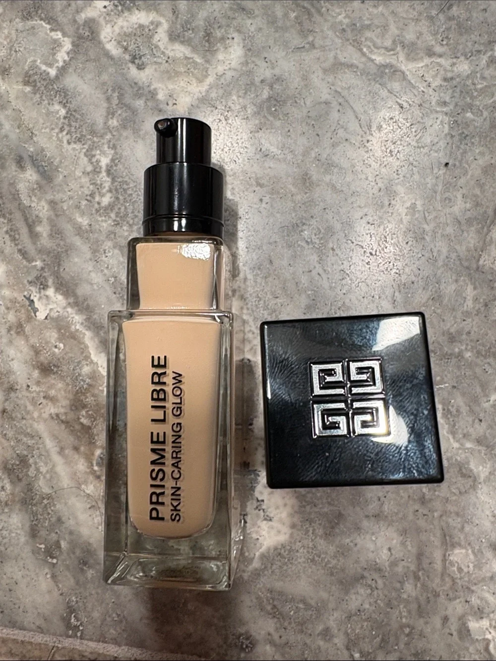Givenchy Prisme Libre Skin-caring Glow Foundation - 1N